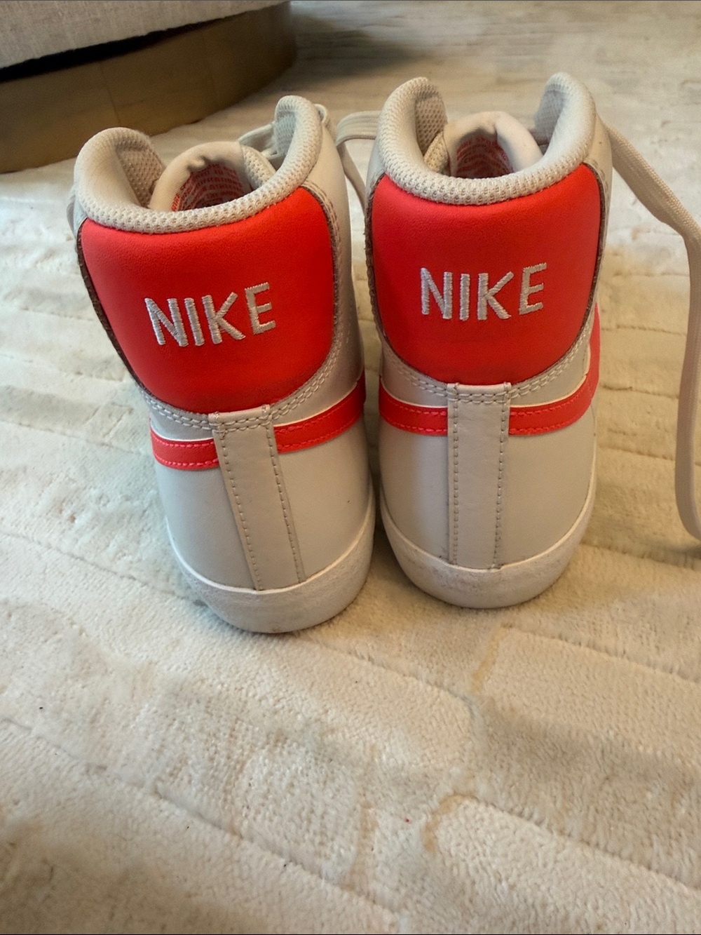 Nike Kids White High-Top Sneakers with Red Swoosh - Picture 2 of 4